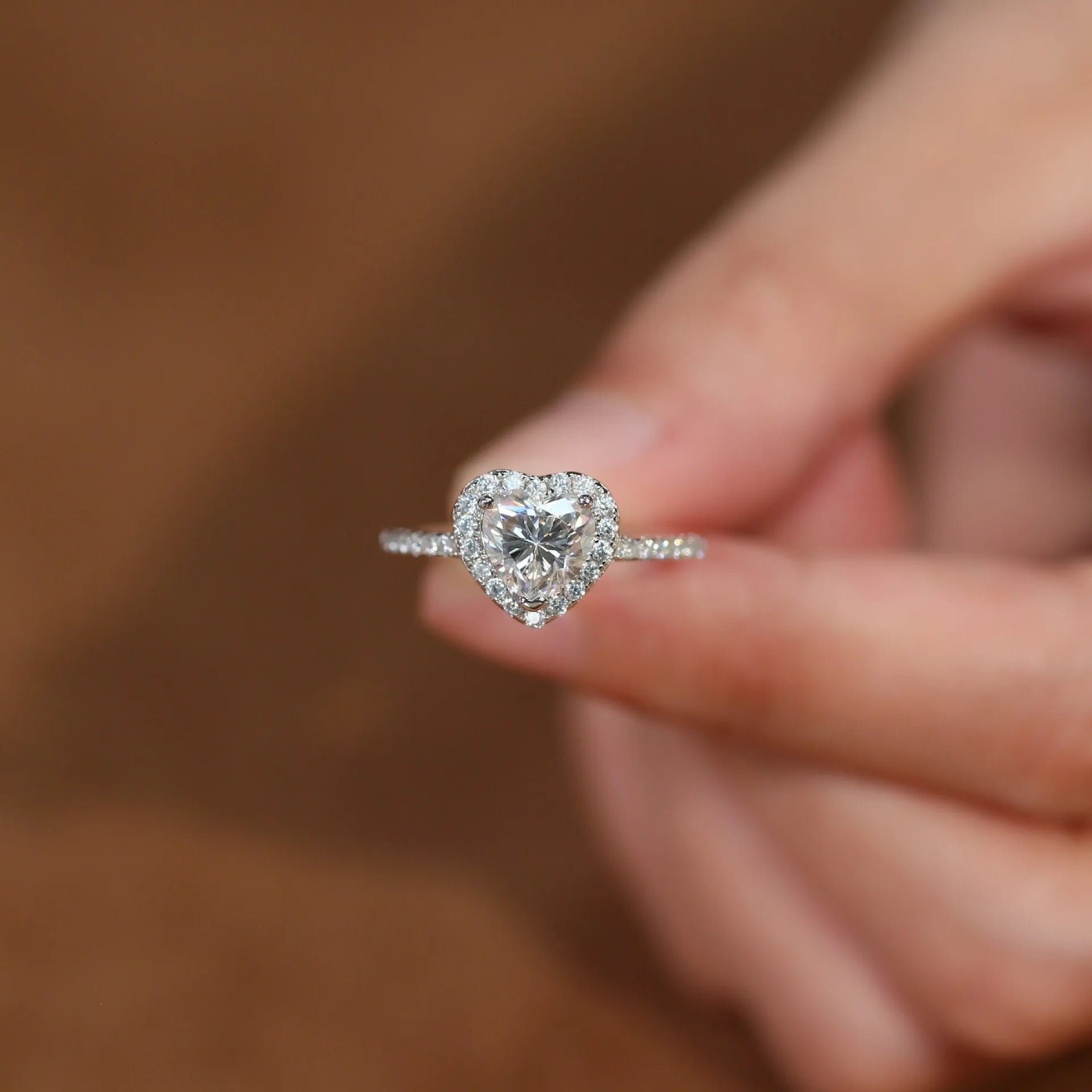 Love heart-shaped simple wind diamond ring female sterling silver S925 silver one-carat group set simulation diamond ring weddin