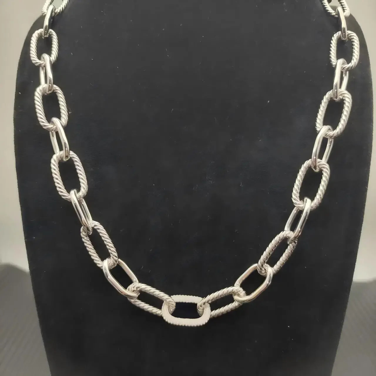 2025 New DY Classic Love Star Pearl Pendant Necklace Temperament Exquisite and Elegant Jewelry Suitable for Any Occasion