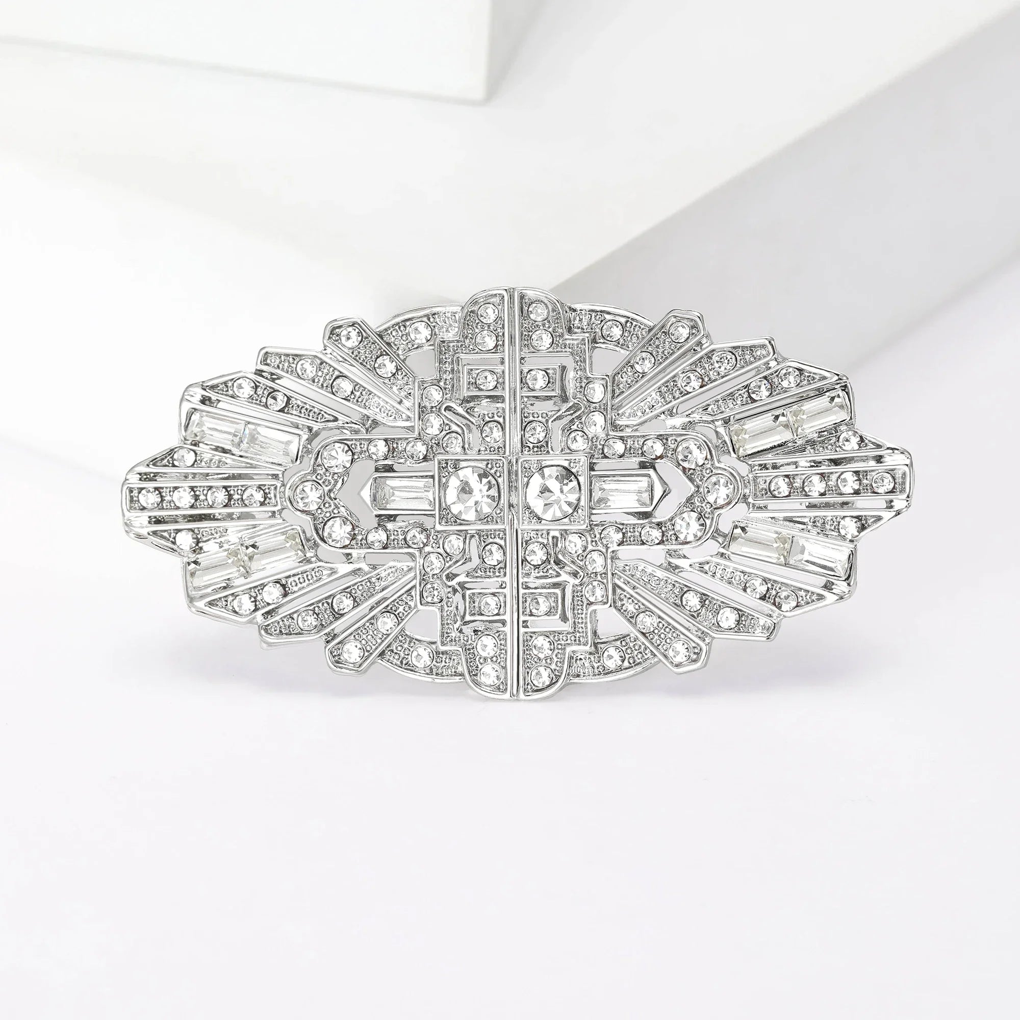 Luxurious Rhinestone Palace Crystal Glass Brooches for Women Unisex Elegant Bridal Pins Event Party Decoration Clothes Accessory