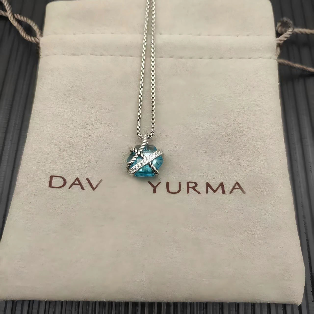 2025 New DY Classic Love Star Pearl Pendant Necklace Temperament Exquisite and Elegant Jewelry Suitable for Any Occasion