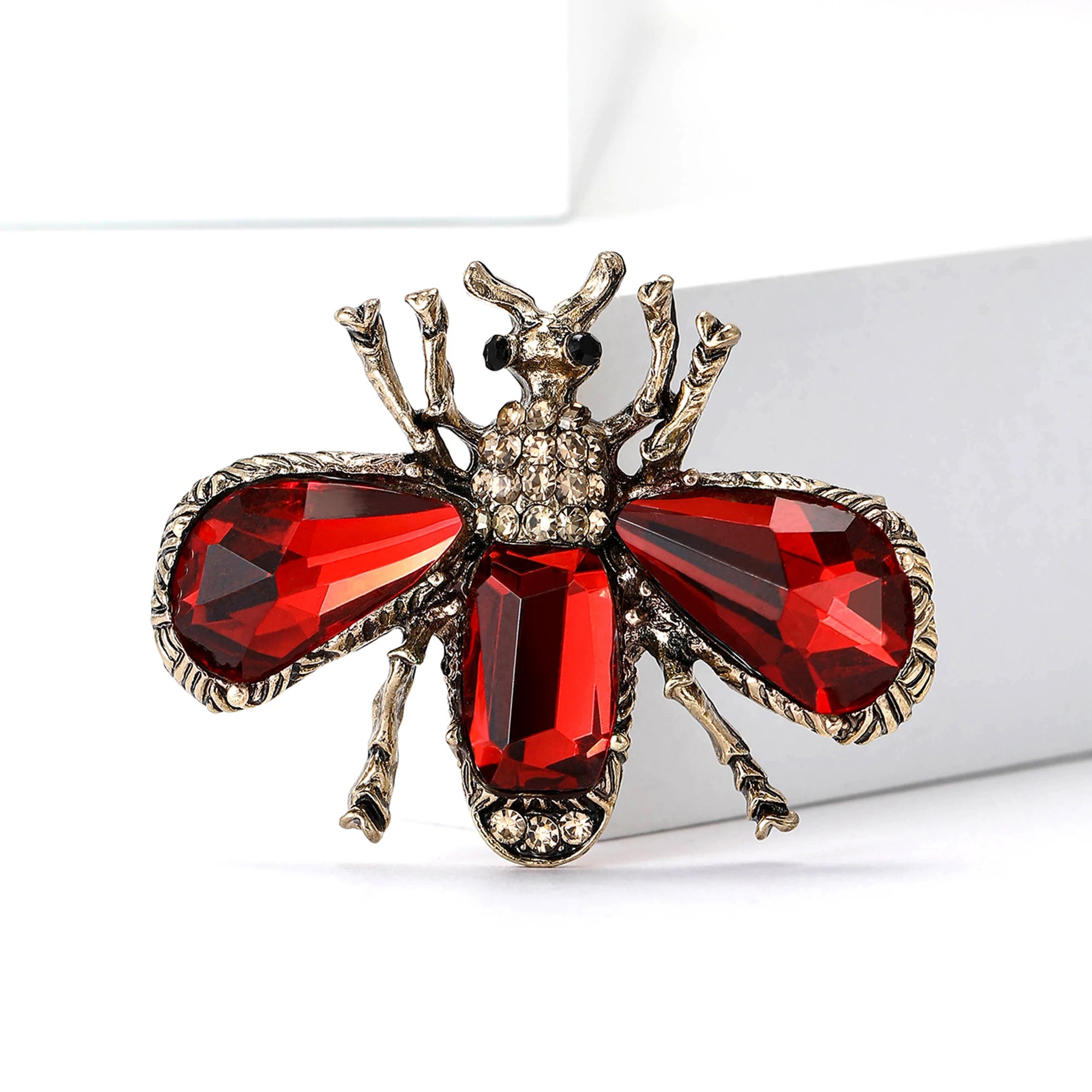 Stylish Rhinestone Bee Brooches for Women Unisex Crystal Glass Insect Pins Event Funny Luxury Gifts New Year Friends Decoration