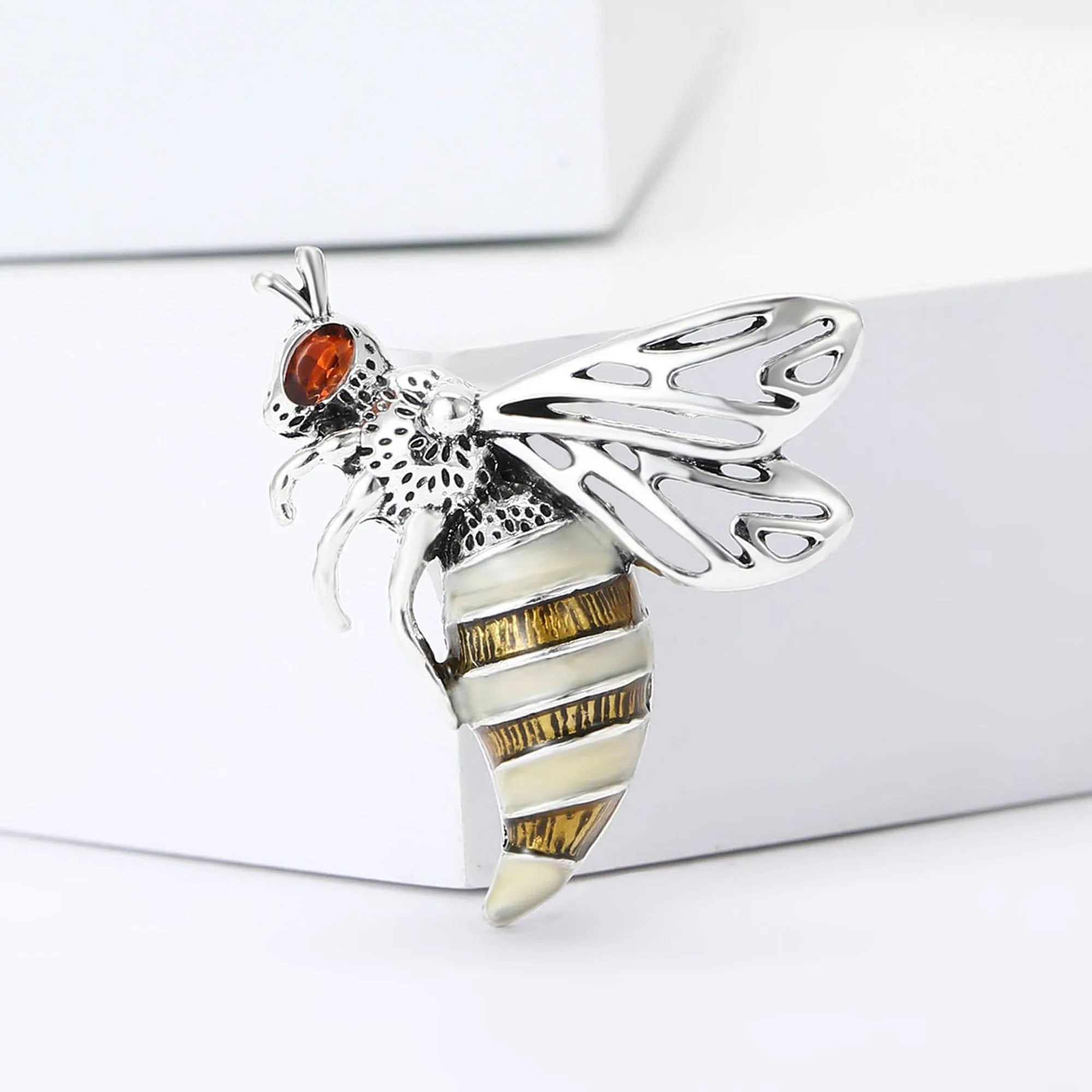 Stylish Rhinestone Bee Brooches for Women Unisex Crystal Glass Insect Pins Event Funny Luxury Gifts New Year Friends Decoration