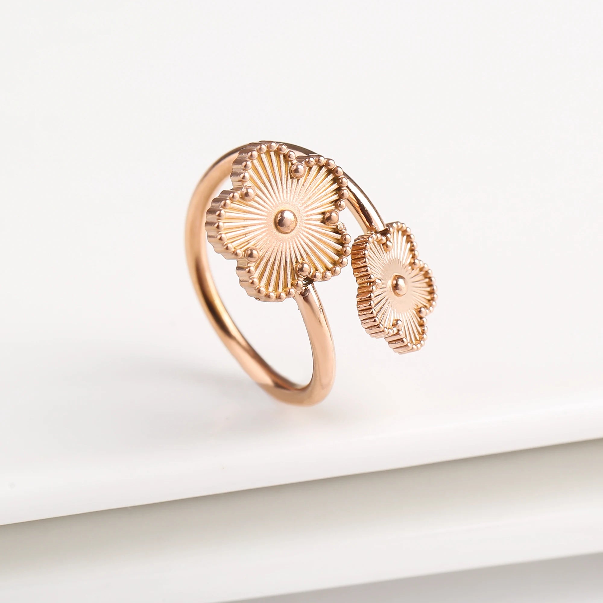 New Design Lucky Stainless Steel FIve Leaf Flower Bangle Ring Jewelry Set for Women Waterproof Fashion Jewelry Party Gift Clover