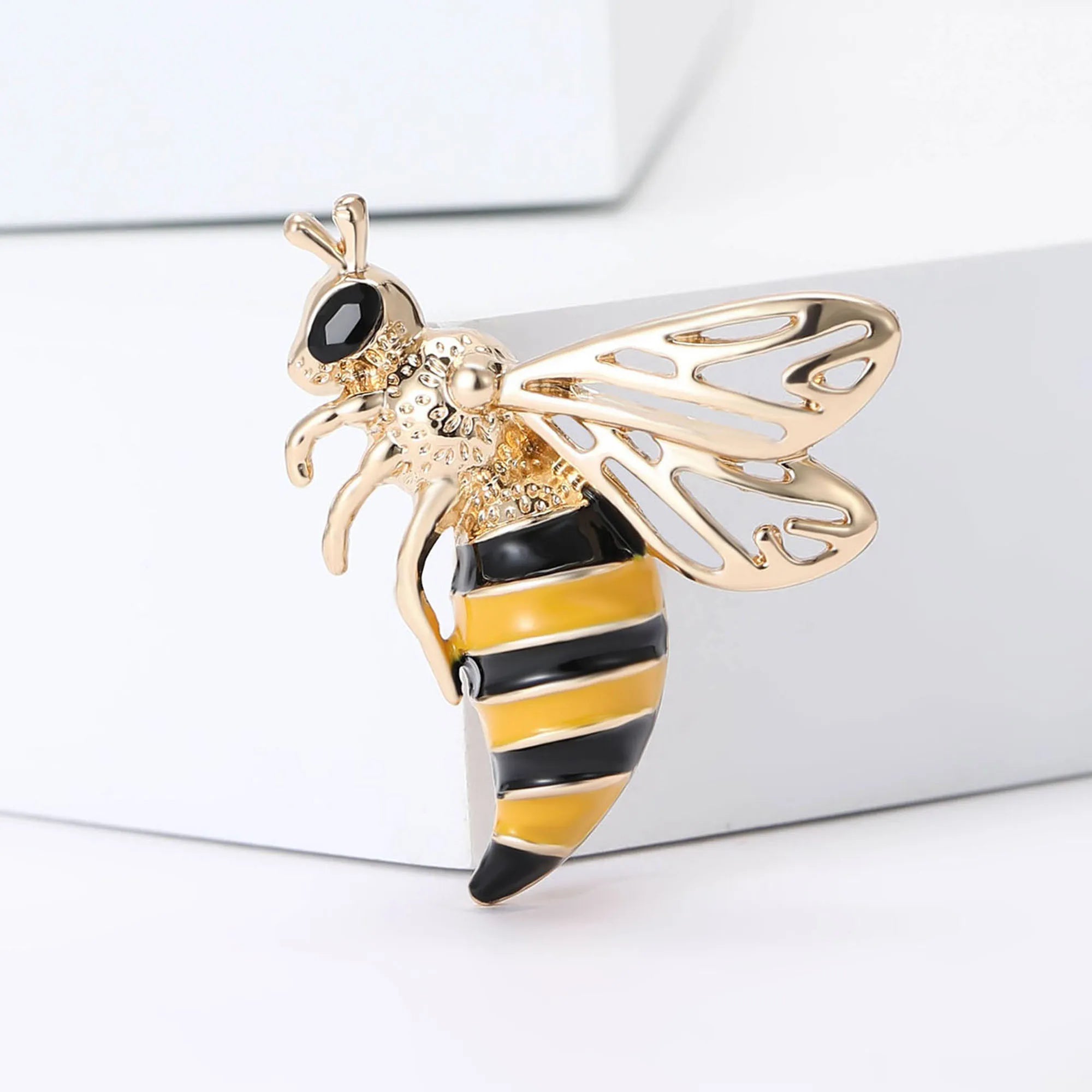 Stylish Rhinestone Bee Brooches for Women Unisex Crystal Glass Insect Pins Event Funny Luxury Gifts New Year Friends Decoration