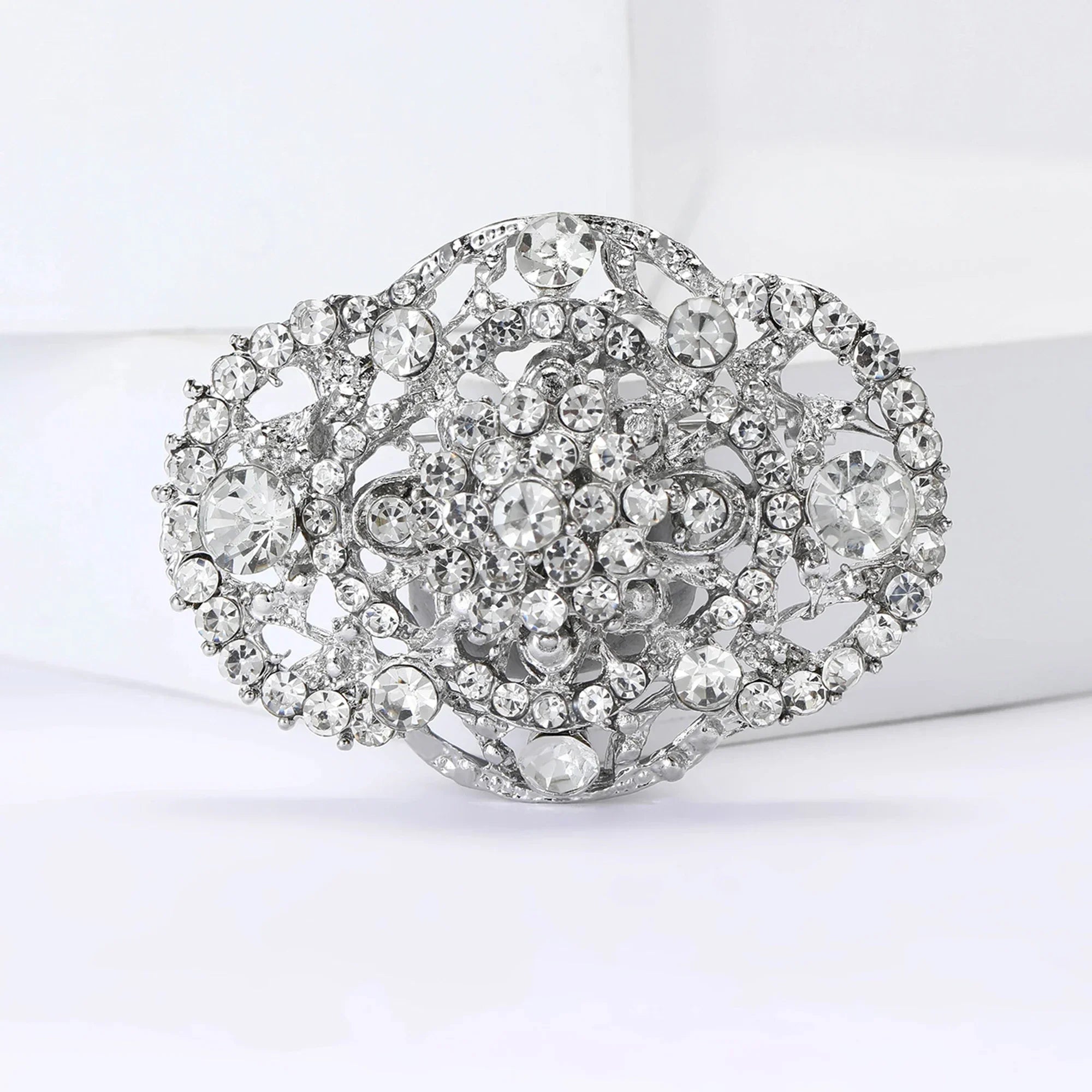 Luxurious Rhinestone Palace Crystal Glass Brooches for Women Unisex Elegant Bridal Pins Event Party Decoration Clothes Accessory