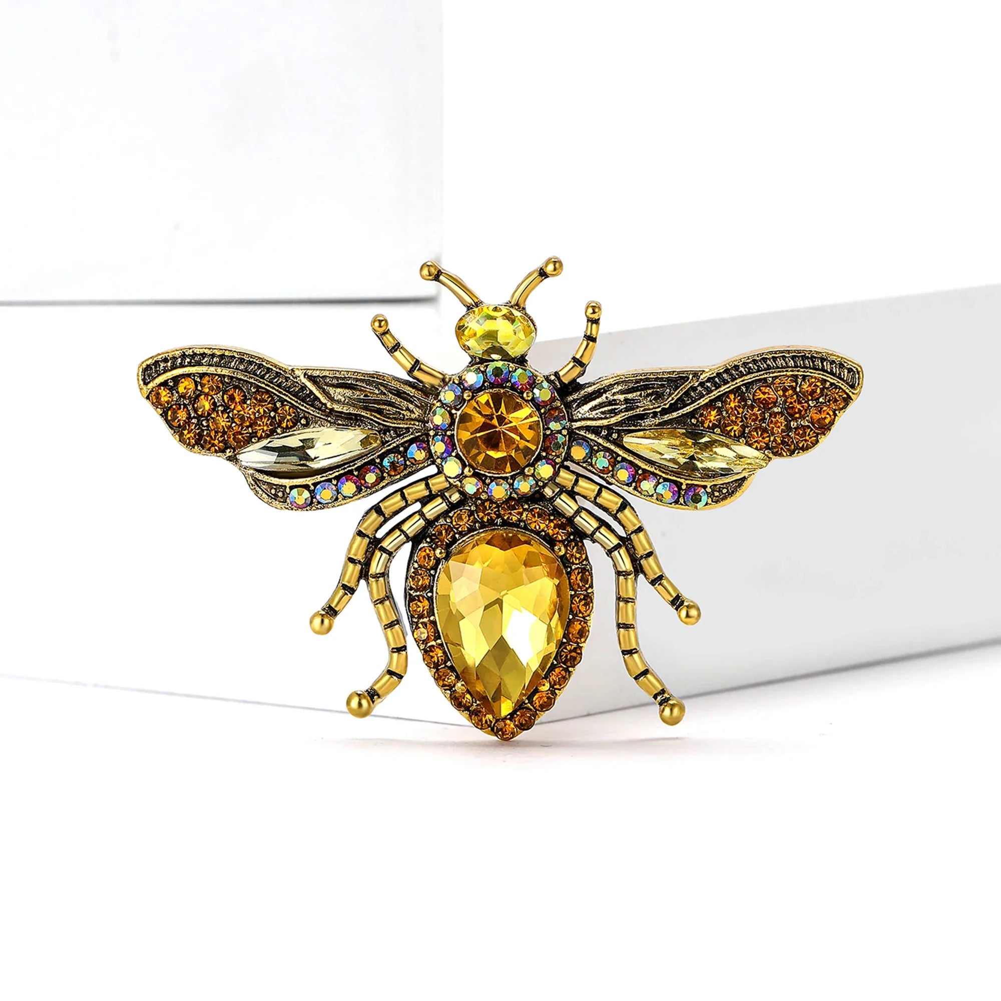 Stylish Rhinestone Bee Brooches for Women Unisex Crystal Glass Insect Pins Event Funny Luxury Gifts New Year Friends Decoration