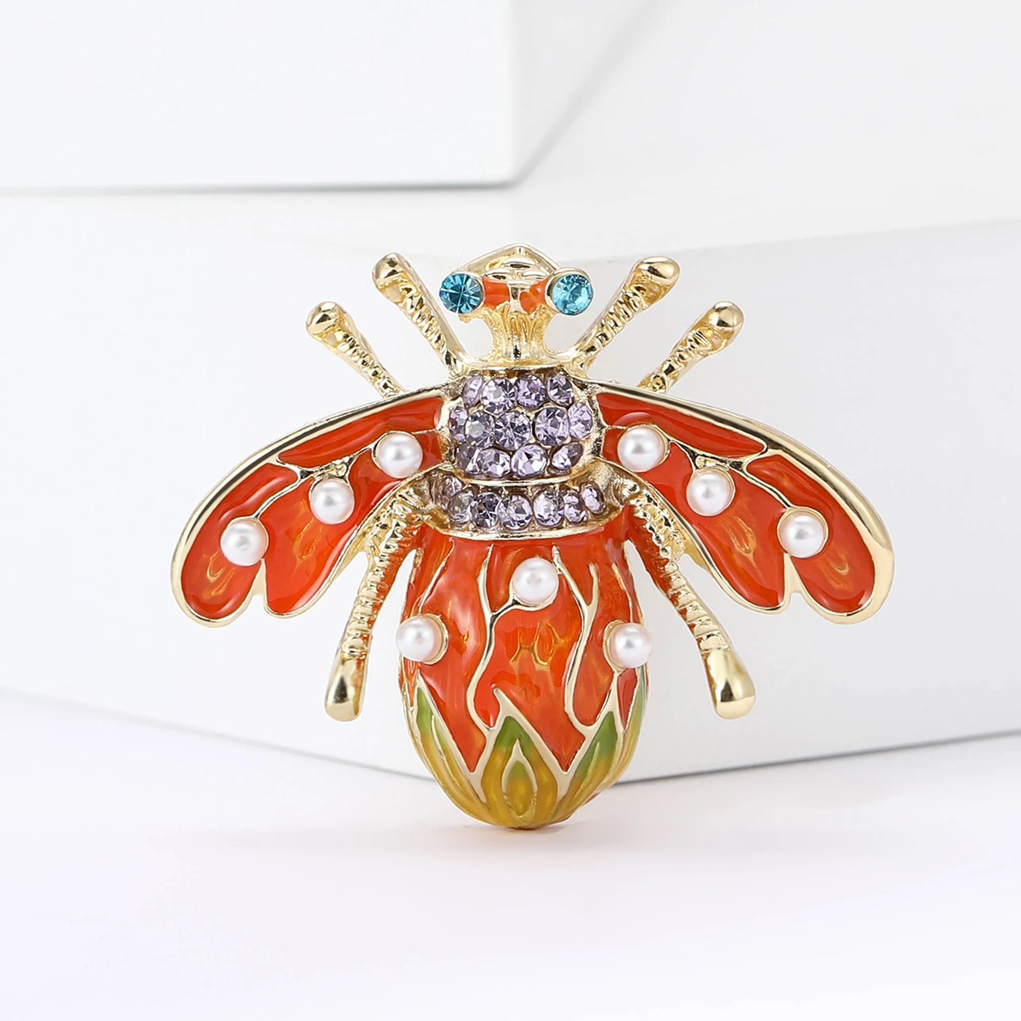 Stylish Rhinestone Bee Brooches for Women Unisex Crystal Glass Insect Pins Event Funny Luxury Gifts New Year Friends Decoration