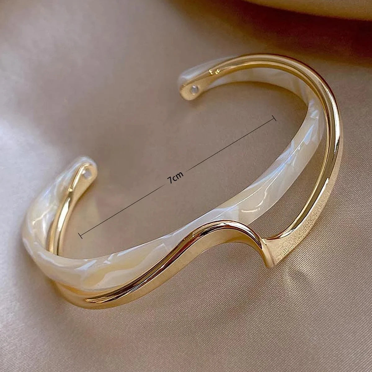 1pc Titanium Steel Gold Bracelet, Fashionable Classic Style, Stainless Steel Bracelet,Inlaid With Zircon,For Womens Daily Wear