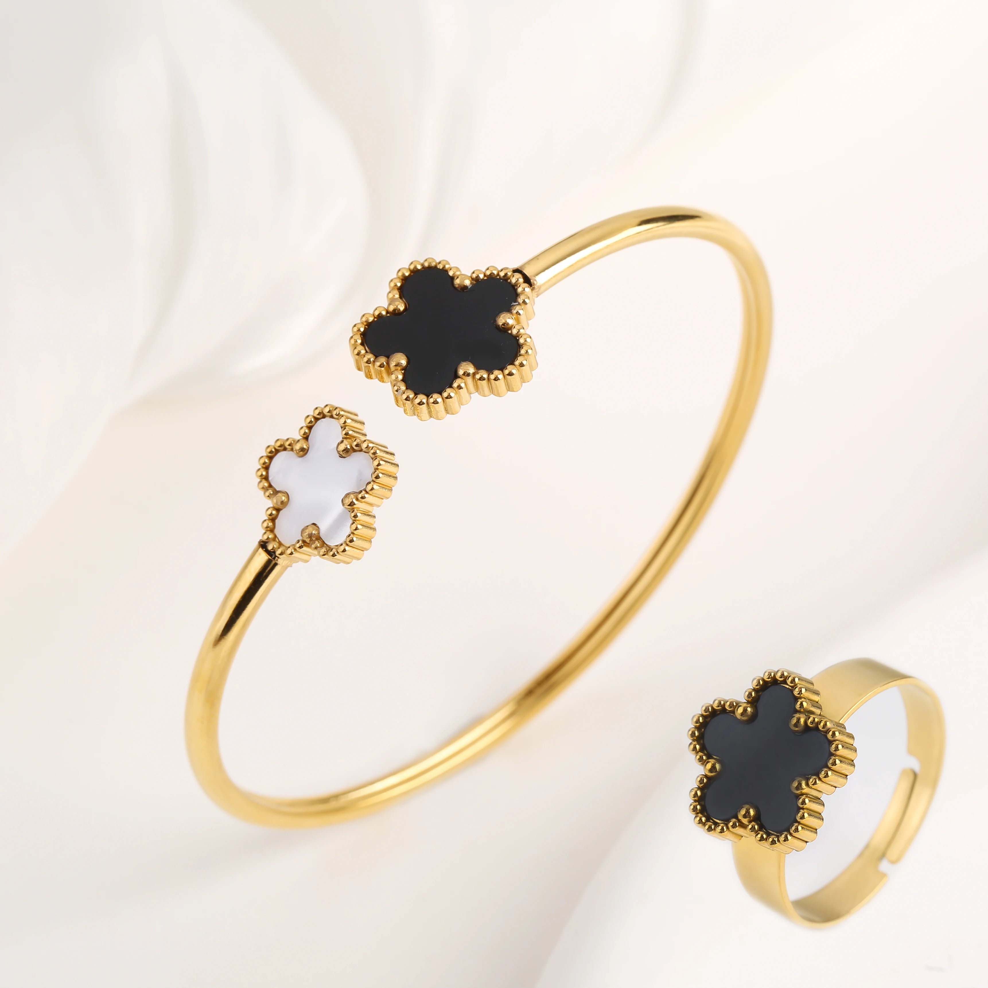 New Design Lucky Stainless Steel FIve Leaf Flower Bangle Ring Jewelry Set for Women Waterproof Fashion Jewelry Party Gift Clover