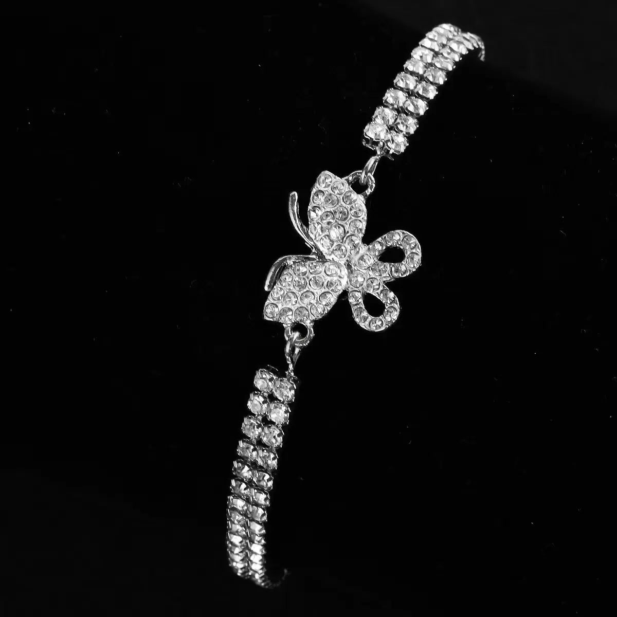 New trendy rhinestone butterfly anklet, minimalist double-row rhinestone-encrusted foot ornament for women.