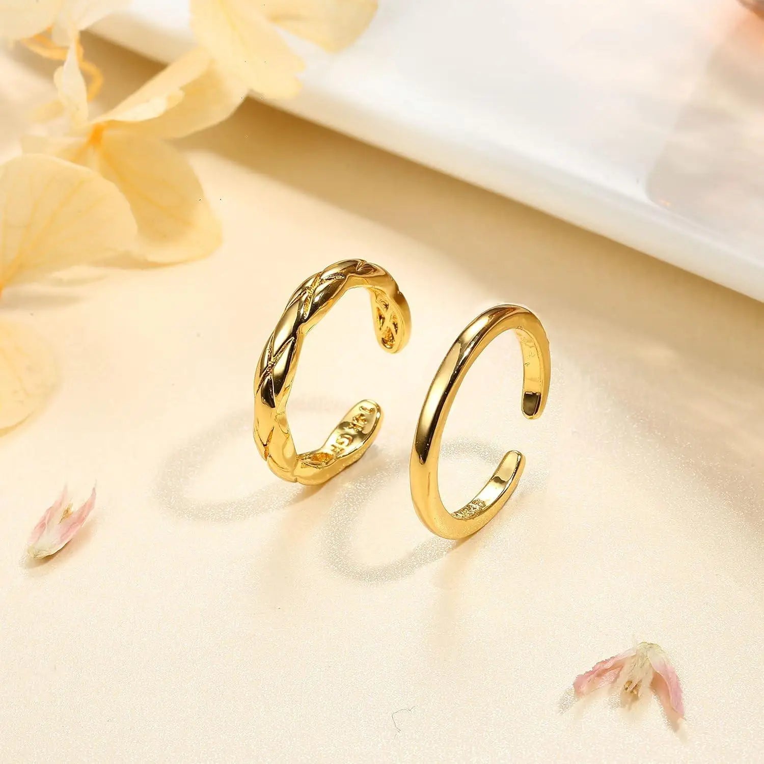 2Pcs 14K Gold Plated Toe Rings for Women Simple Open Band Toe Ring Adjustable Toe Rings Jewellry Gifts