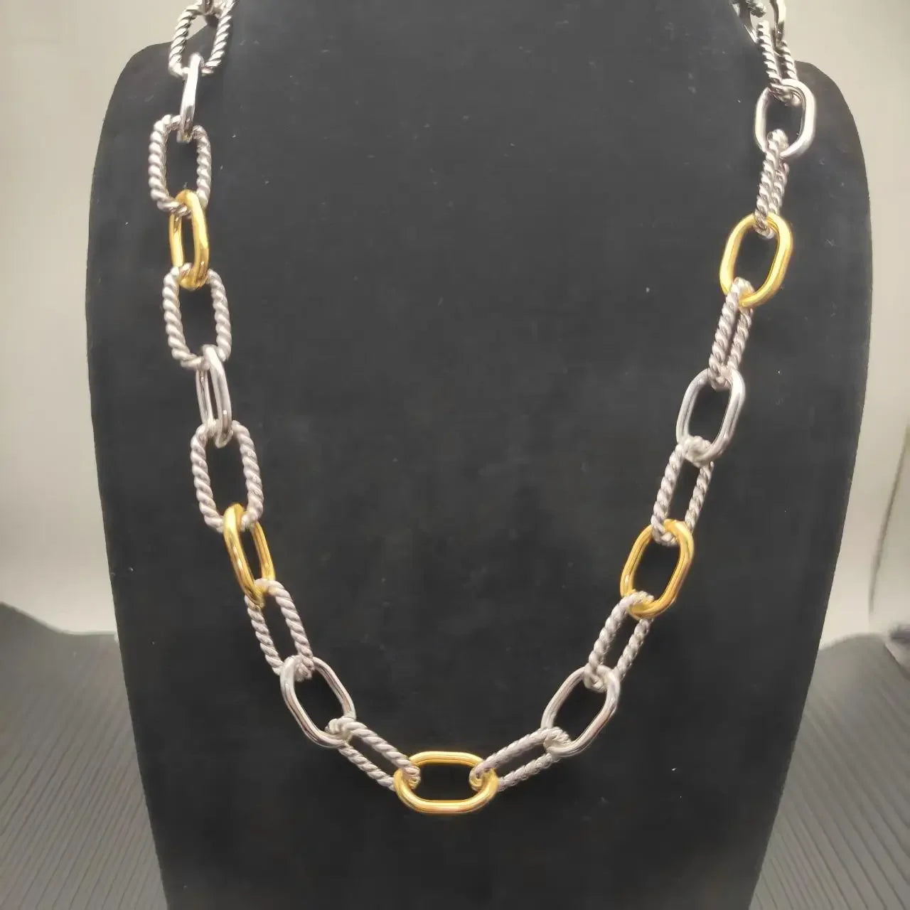 2025 New DY Classic Love Star Pearl Pendant Necklace Temperament Exquisite and Elegant Jewelry Suitable for Any Occasion