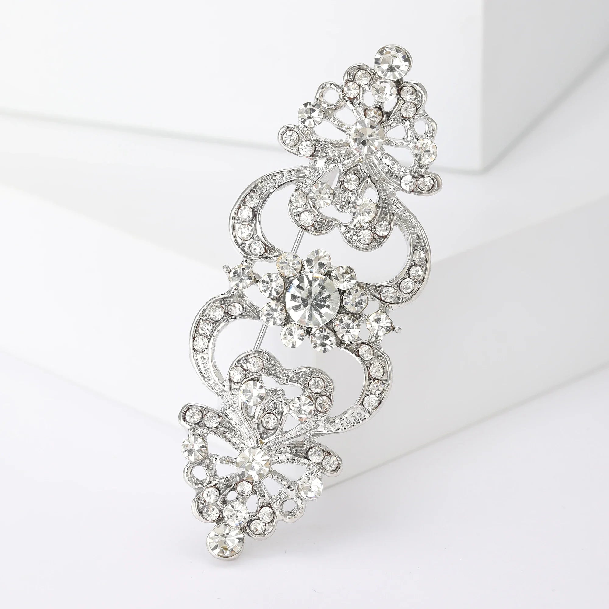 Luxurious Rhinestone Palace Crystal Glass Brooches for Women Unisex Elegant Bridal Pins Event Party Decoration Clothes Accessory