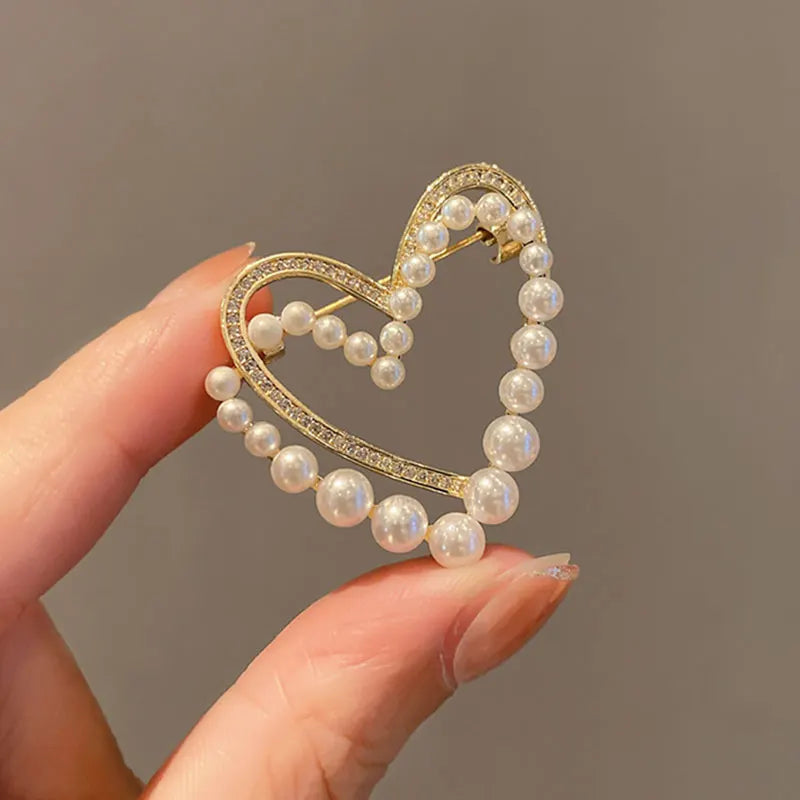 Exquisite Women‘s Brooch Crystal Snowflake Lapel Pins for Men Blue CZ Rhinestone Suit Clothes Badge Luxury Jewelry Accessories