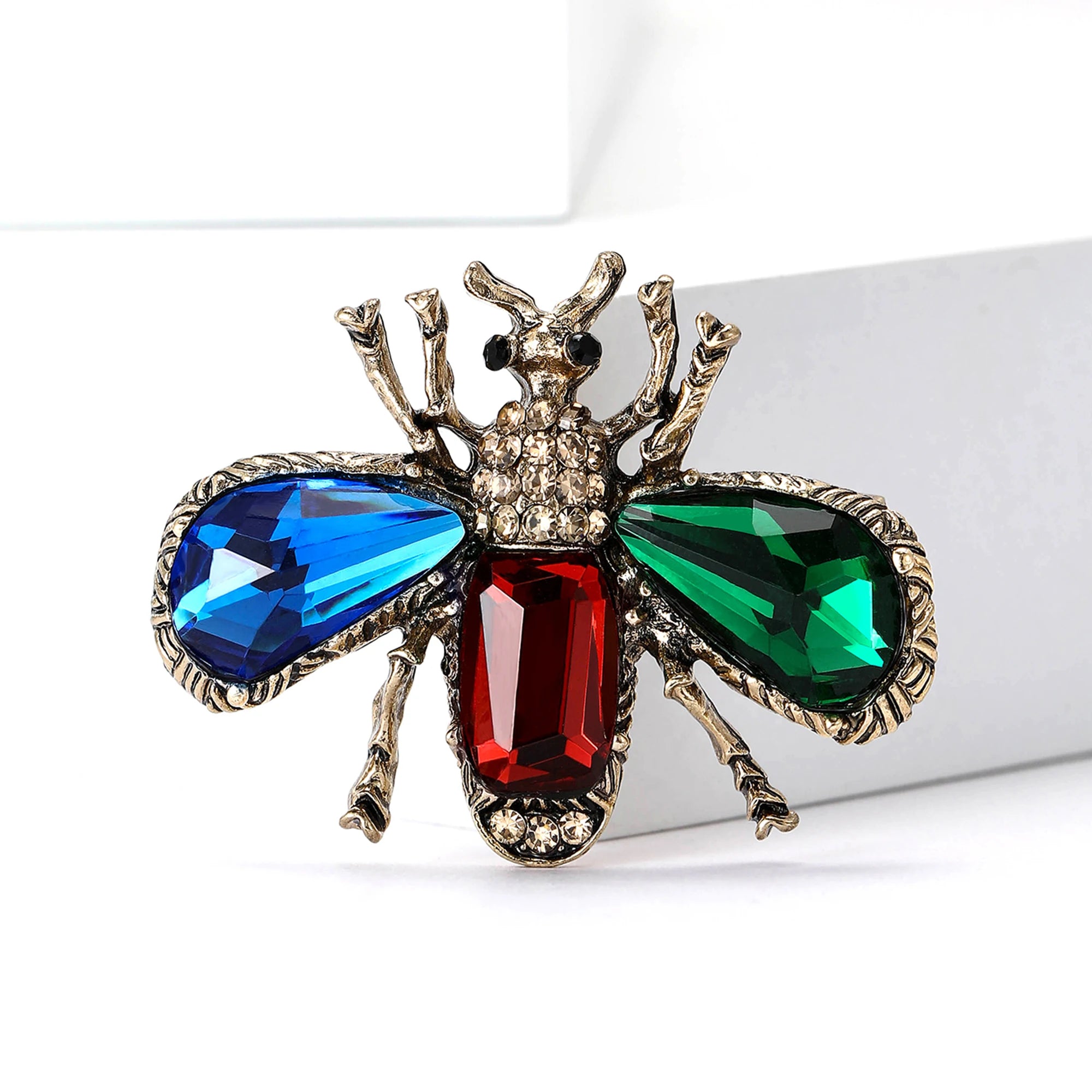 Stylish Rhinestone Bee Brooches for Women Unisex Crystal Glass Insect Pins Event Funny Luxury Gifts New Year Friends Decoration