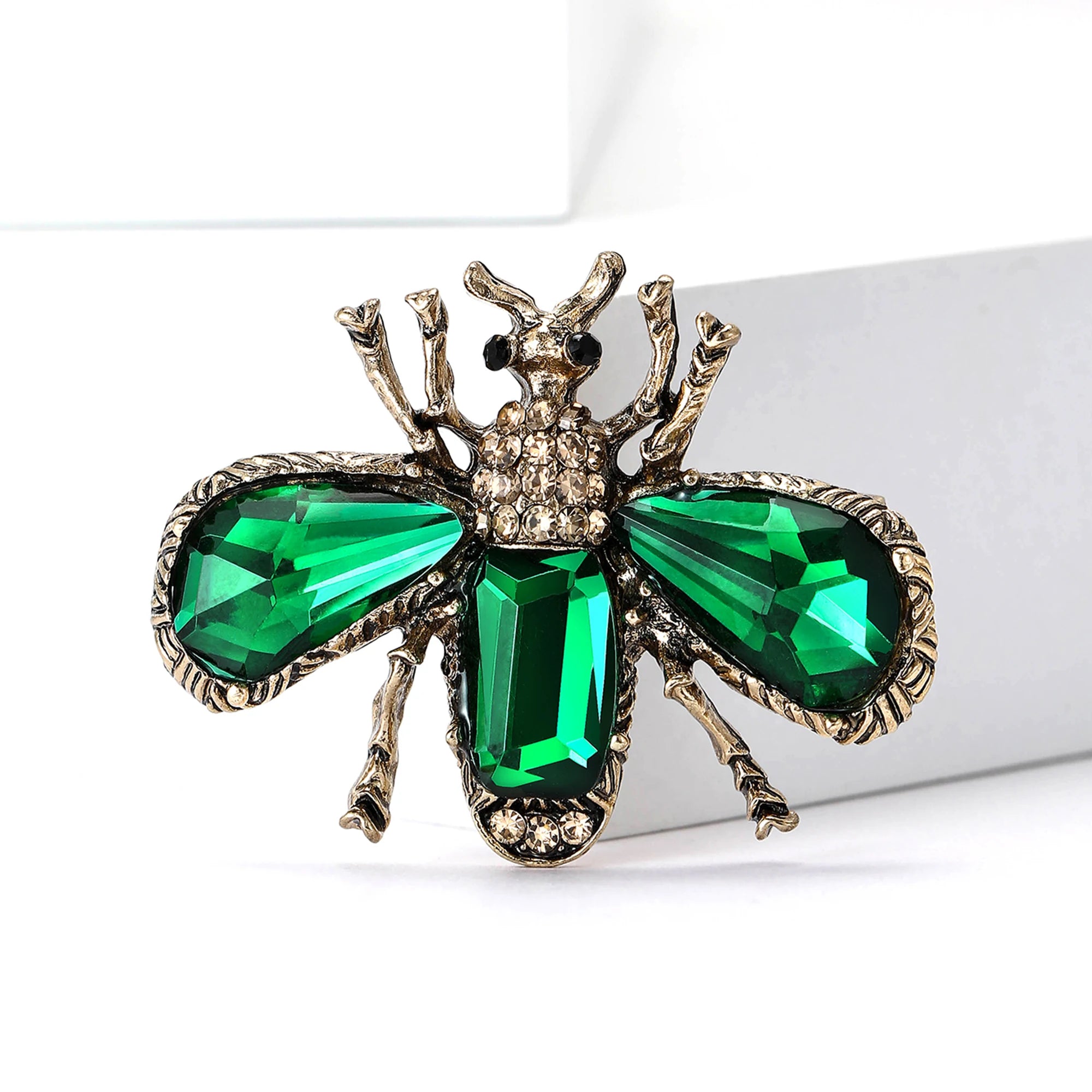 Stylish Rhinestone Bee Brooches for Women Unisex Crystal Glass Insect Pins Event Funny Luxury Gifts New Year Friends Decoration