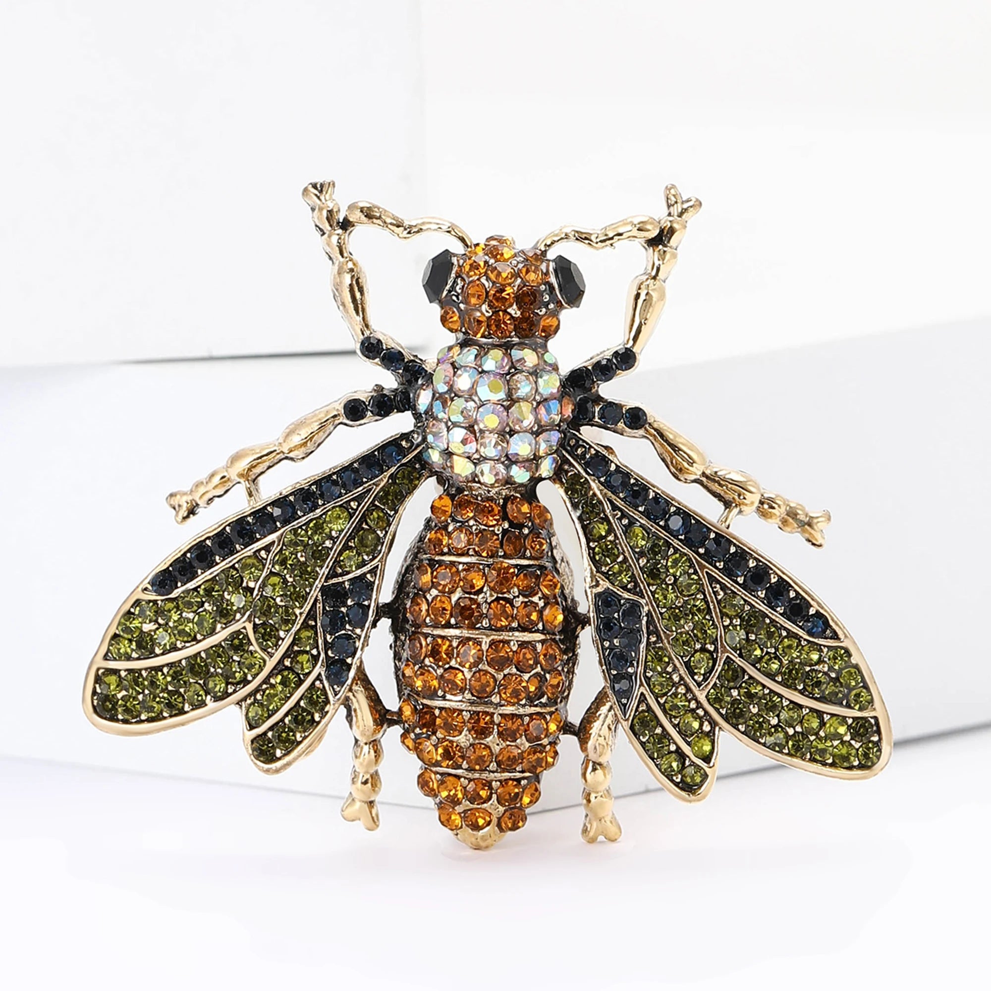 Stylish Rhinestone Bee Brooches for Women Unisex Crystal Glass Insect Pins Event Funny Luxury Gifts New Year Friends Decoration